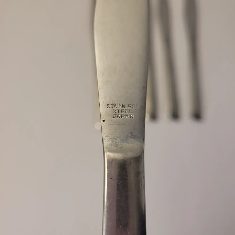 Set of 5 Solid Stainless Steel Dinner Steak Knives Japan Serrated Edge Pre-Owned